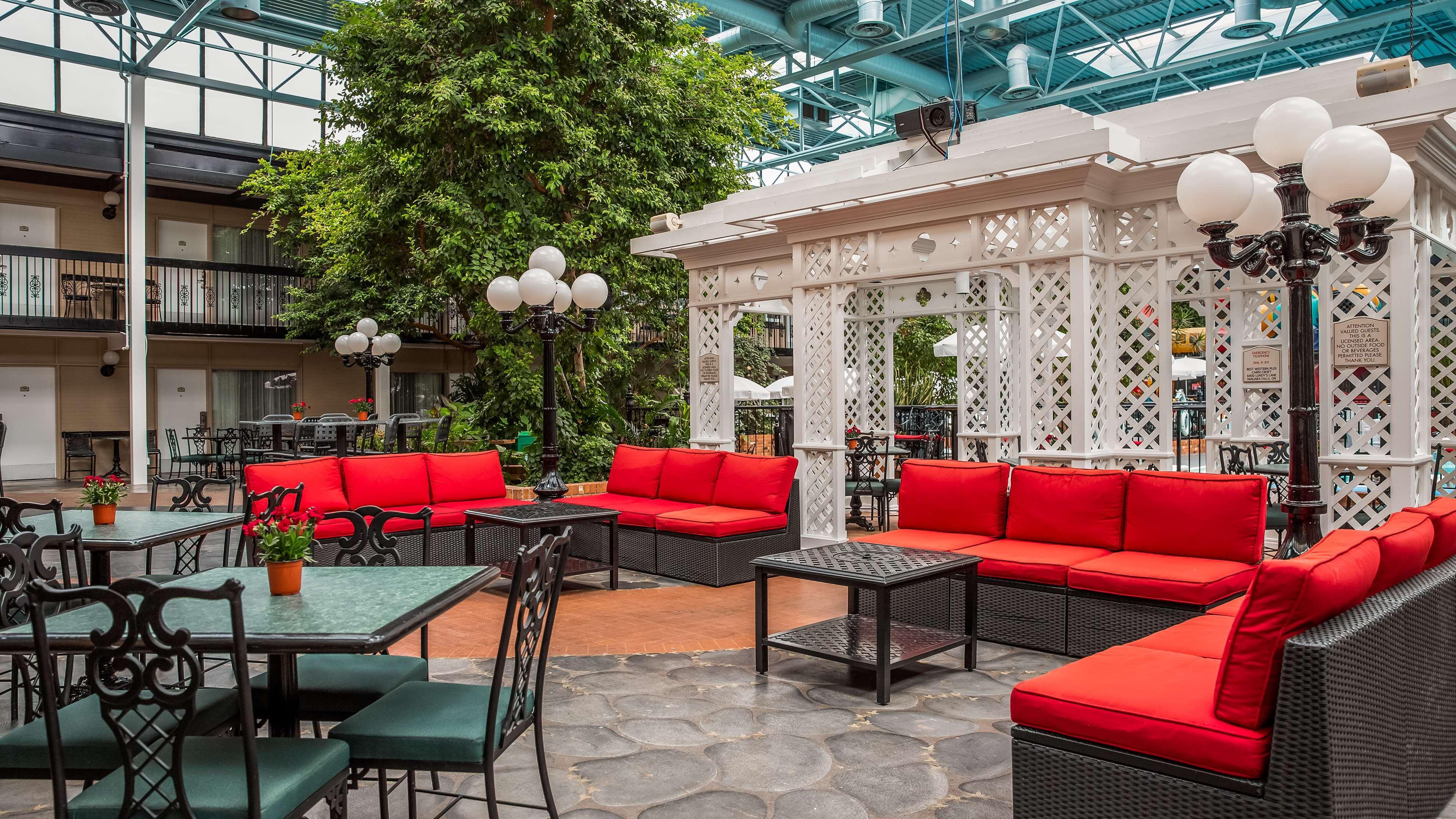 Best Western Plus Cairn Croft Hotel Niagara Falls Exterior photo